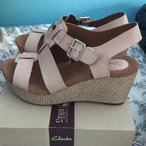 Clark’s Caslynn Reece wedge sandal. New